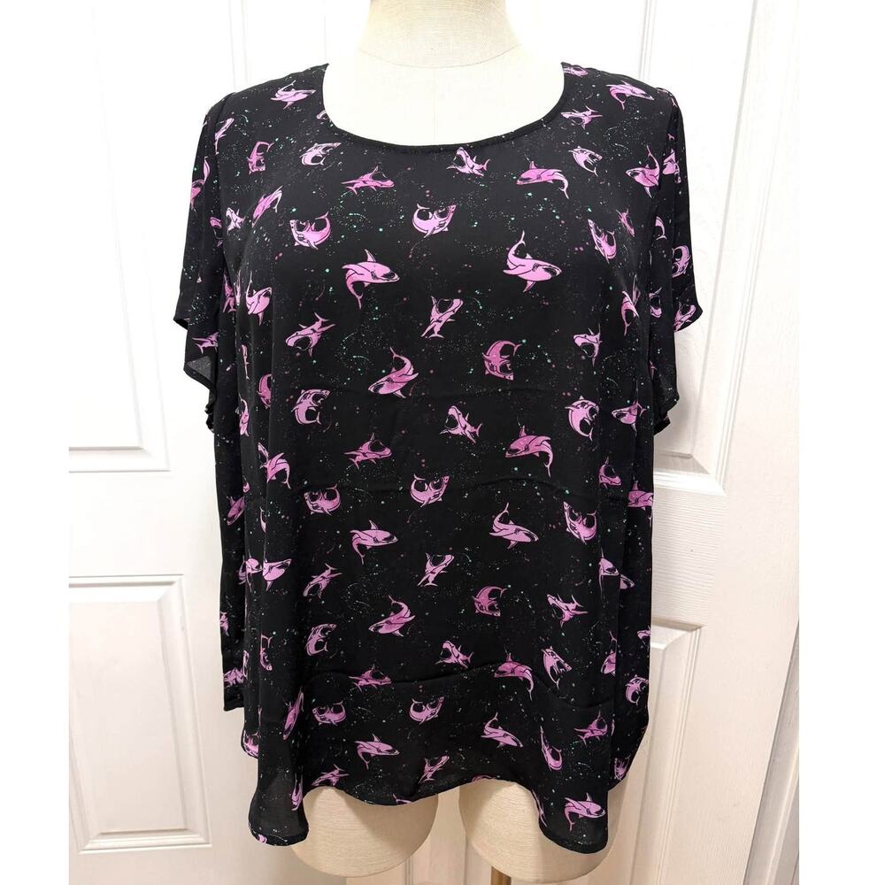 Torrid 3 (3X 22/24) Jaws Pink Shark Print Georgette Button Back Blouse Top New